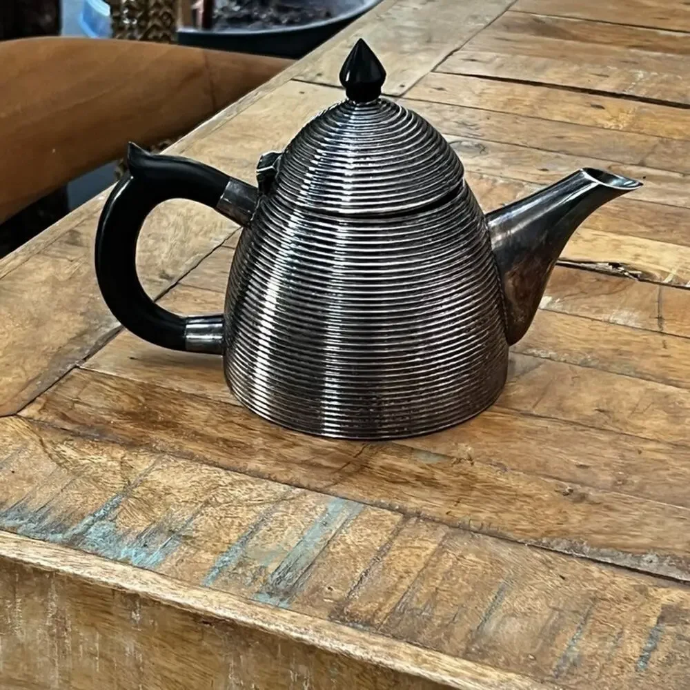 Beehive Shaped Teapot 6.5